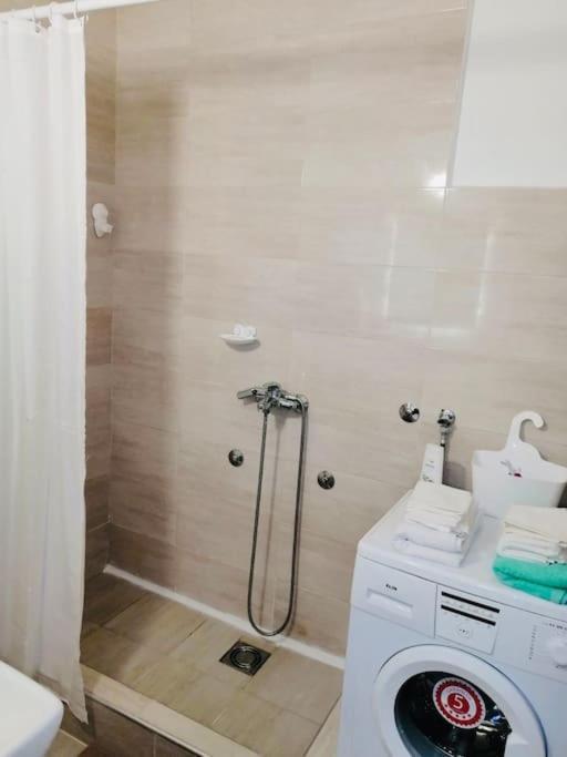 Appartamento Dorcol Hideaway Belgrado Esterno foto