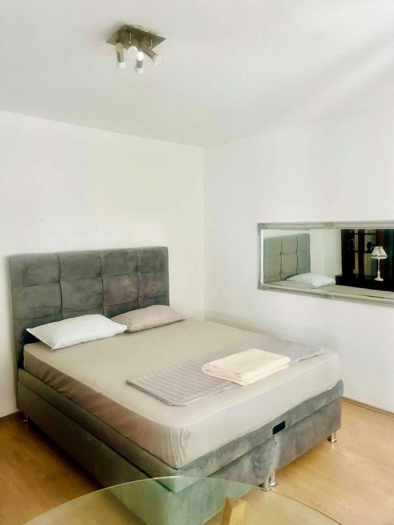 Appartamento Dorcol Hideaway Belgrado Esterno foto